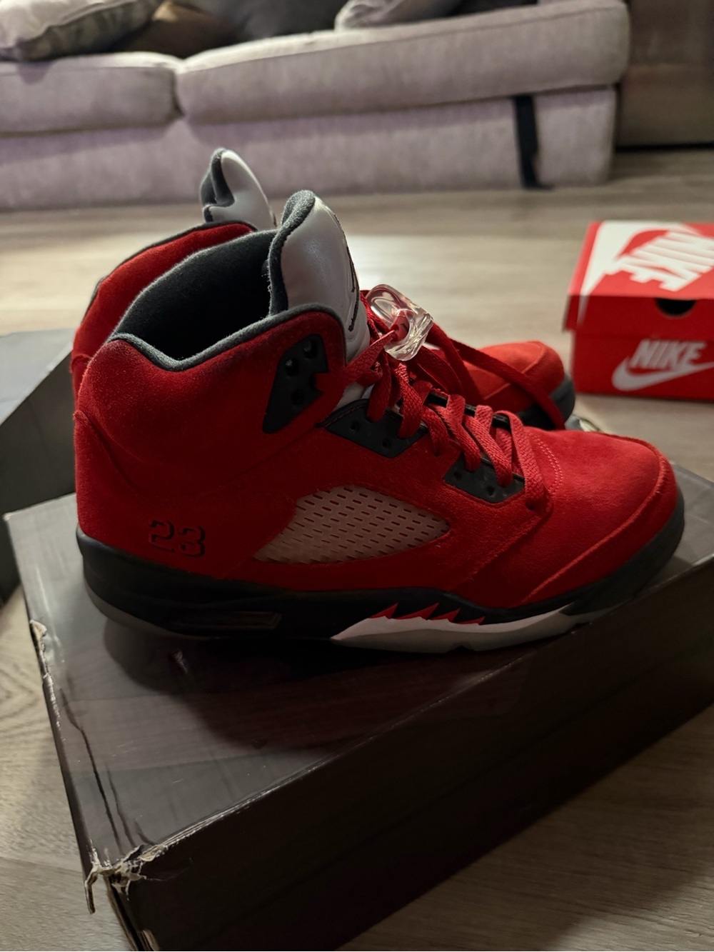 Jordan 5 “Raging Bull” 8.5 - Picture 2 of 5